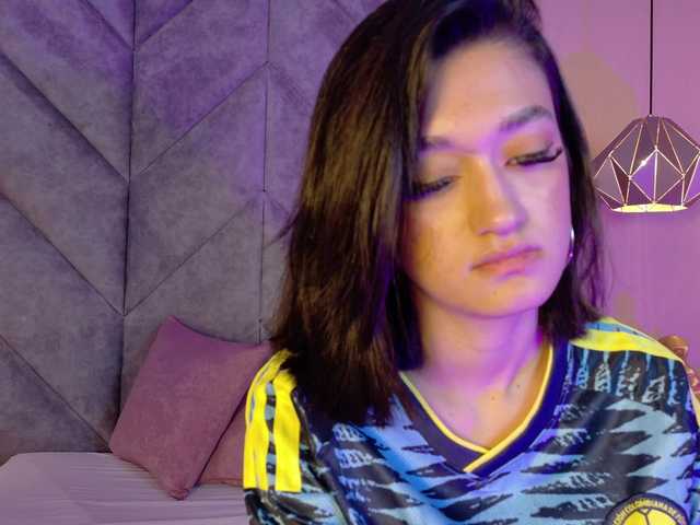 LeahSaenz live cam on BongaCams