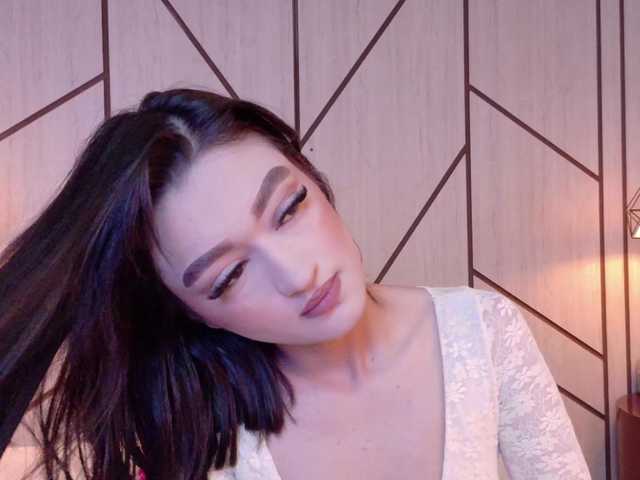 LeahSaenz live webcam show