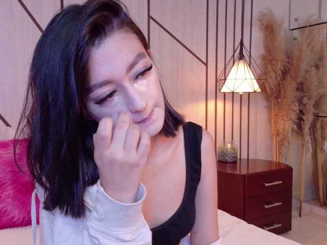 LeahSaenz live cam on BongaCams