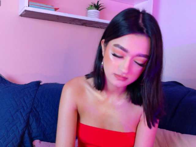 LeahSaenz live cam on BongaCams