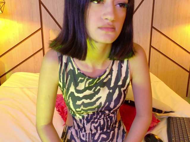 LeahSaenz live cam on BongaCams