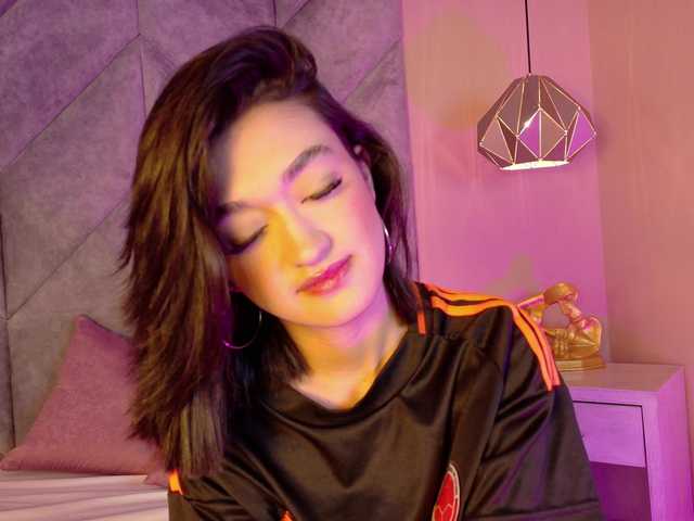 LeahSaenz live cam on BongaCams