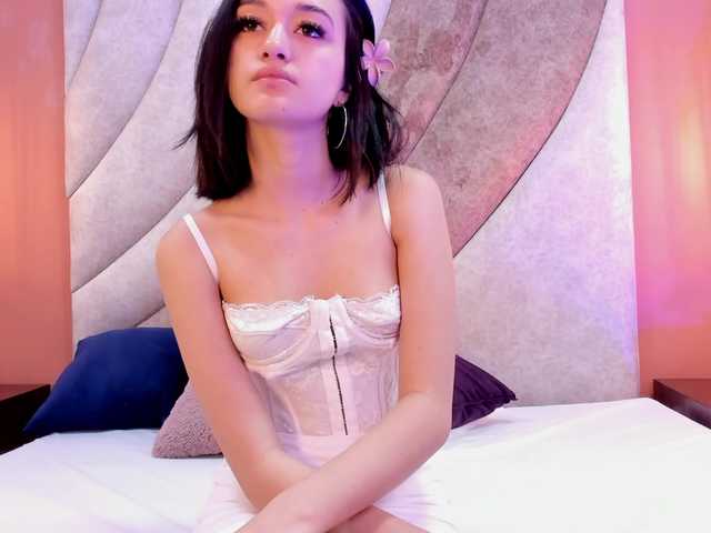 LeahSaenz live cam on BongaCams
