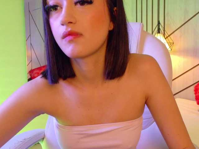 LeahSaenz live cam on BongaCams