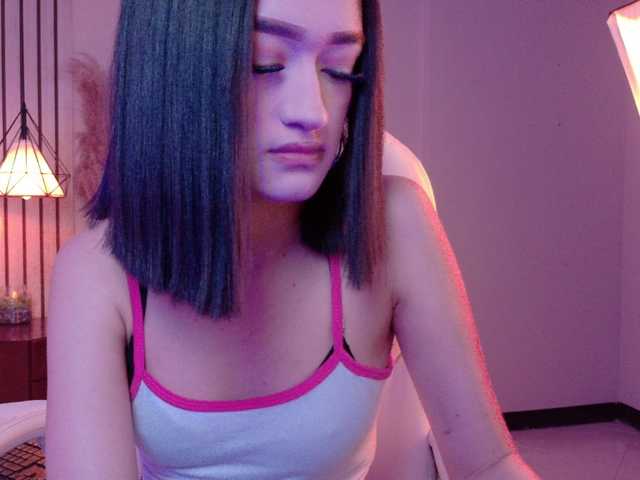LeahSaenz live cam on BongaCams