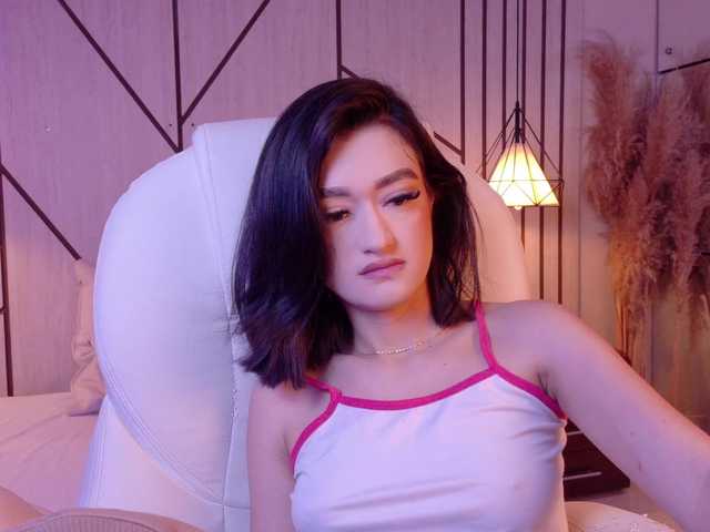 LeahSaenz live webcam show