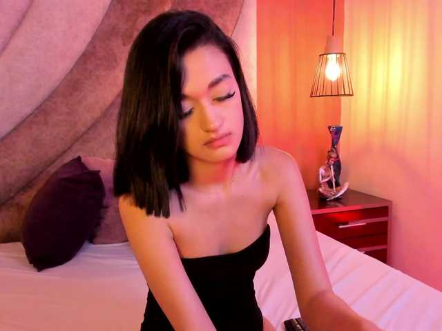 LeahSaenz live cam on BongaCams