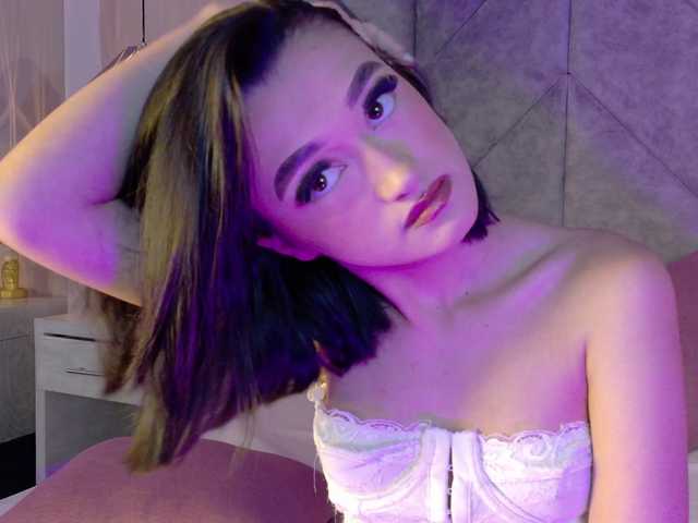LeahSaenz live cam on BongaCams