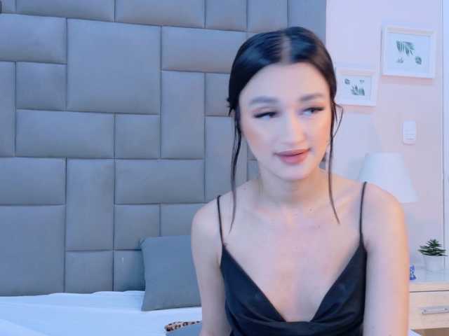 LeahSaenz live cam on BongaCams