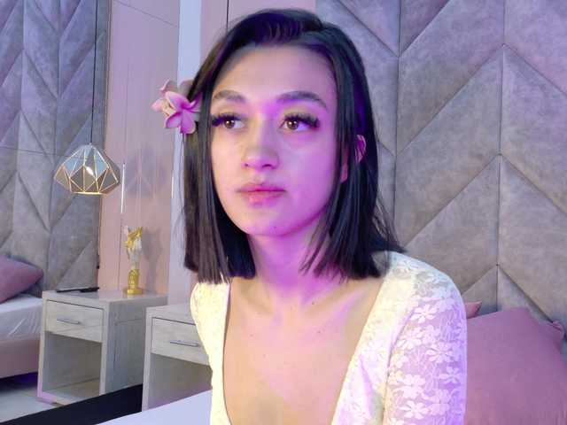 LeahSaenz live cam on BongaCams