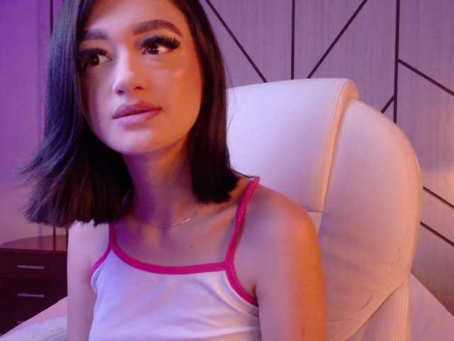 LeahSaenz live cam on BongaCams