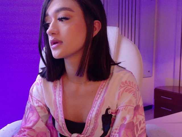 LeahSaenz live cam on BongaCams