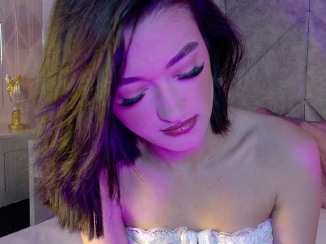LeahSaenz live cam on BongaCams