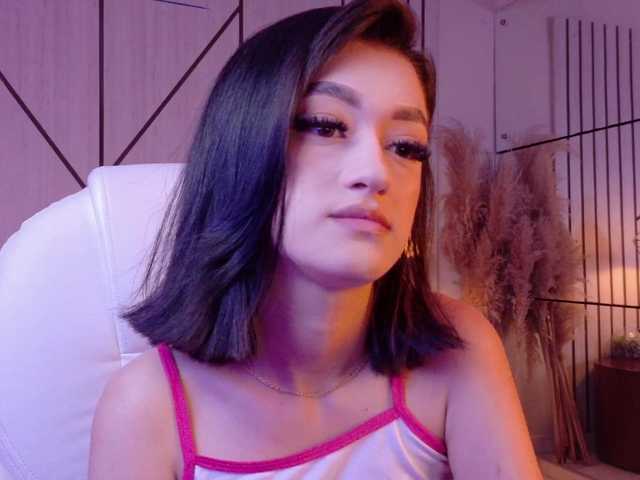 LeahSaenz live webcam show