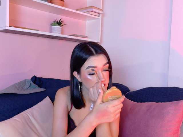 LeahSaenz live cam on BongaCams