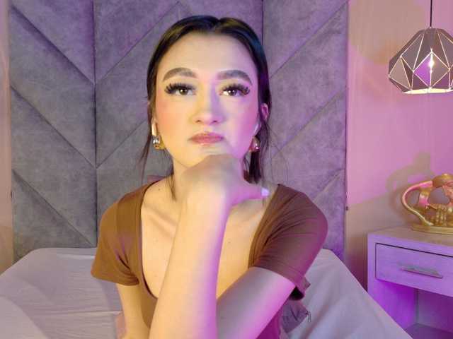 LeahSaenz live cam on BongaCams