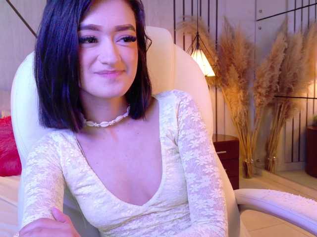LeahSaenz live cam on BongaCams