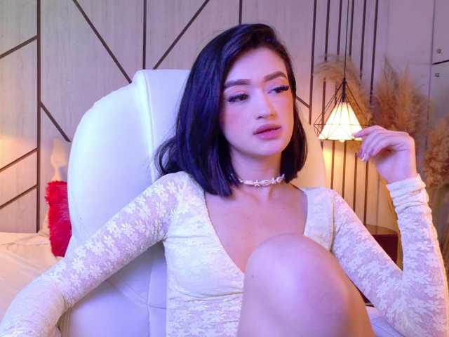 LeahSaenz live cam on BongaCams