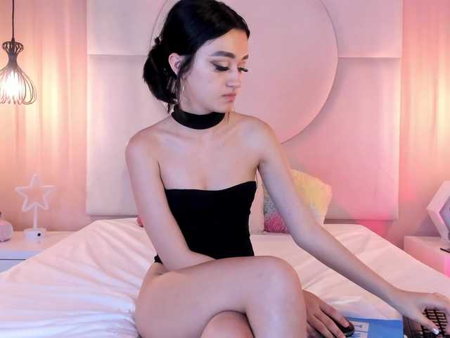 LeahSaenz live cam on BongaCams