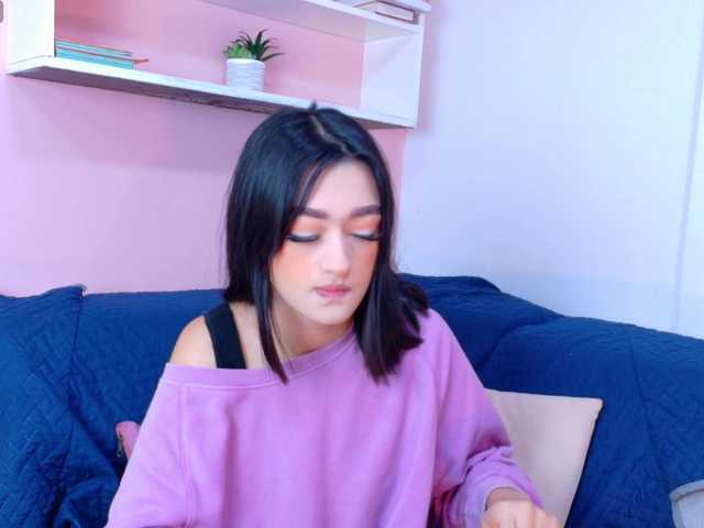 LeahSaenz live cam on BongaCams