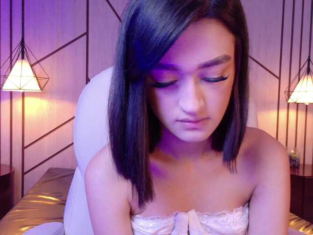 LeahSaenz live webcam show