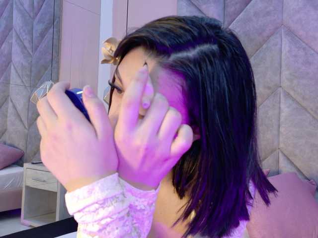 LeahSaenz live cam on BongaCams