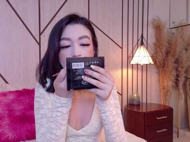LeahSaenz live webcam show