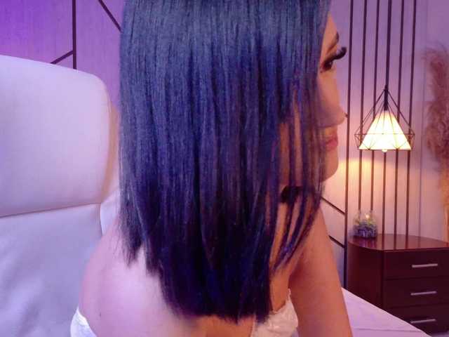 LeahSaenz live webcam show