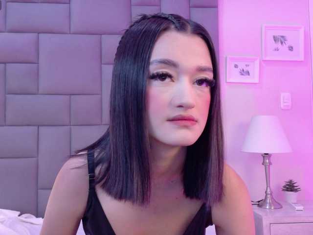 LeahSaenz live cam on BongaCams