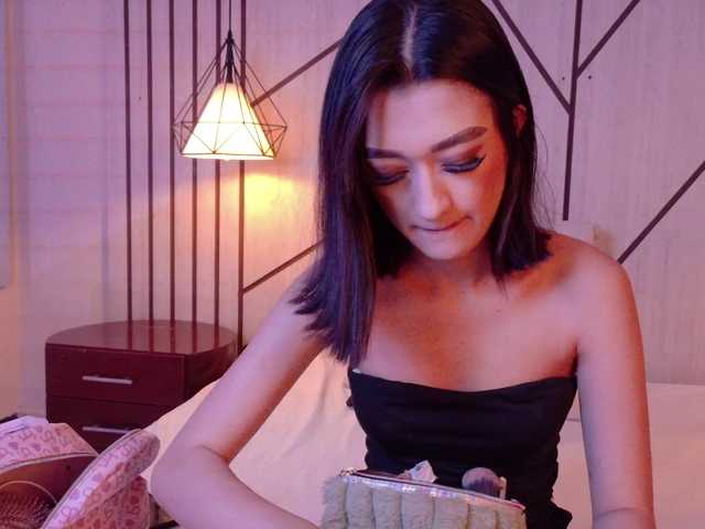LeahSaenz live cam on BongaCams