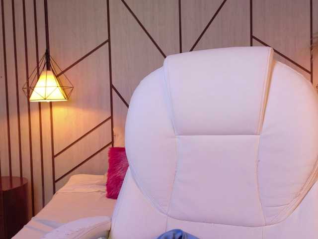 LeahSaenz live cam on BongaCams