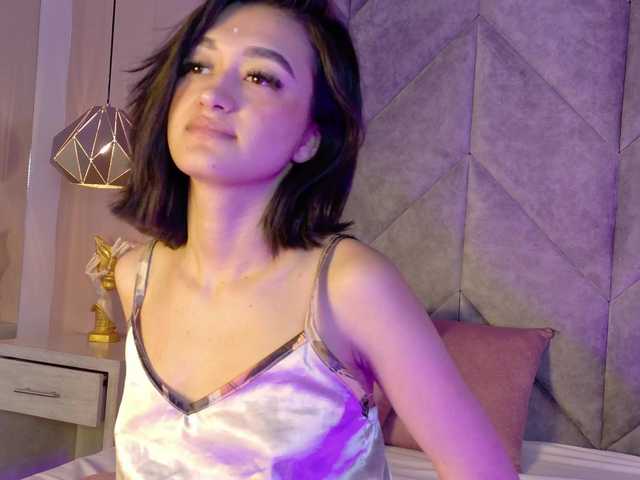 LeahSaenz live cam on BongaCams