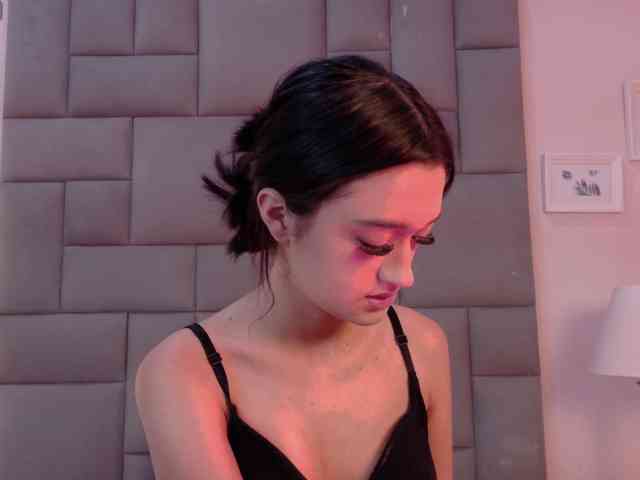 LeahSaenz webcam
