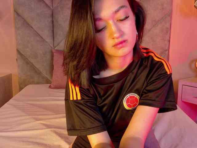 LeahSaenz webcam