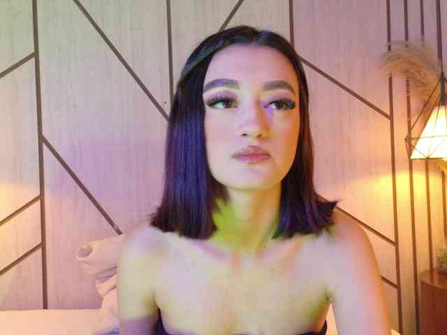 LeahSaenz webcam