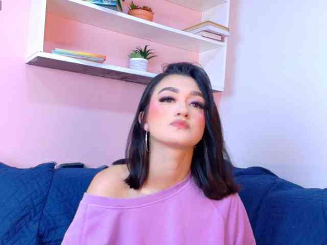 LeahSaenz webcam