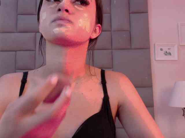 LeahSaenz webcam