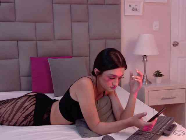 LeahSaenz webcam