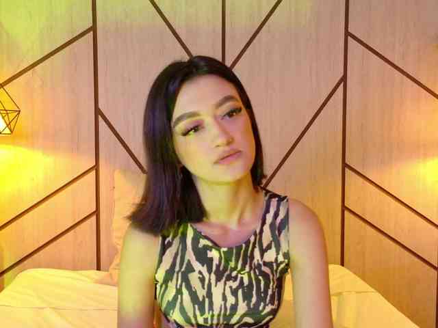 LeahSaenz webcam