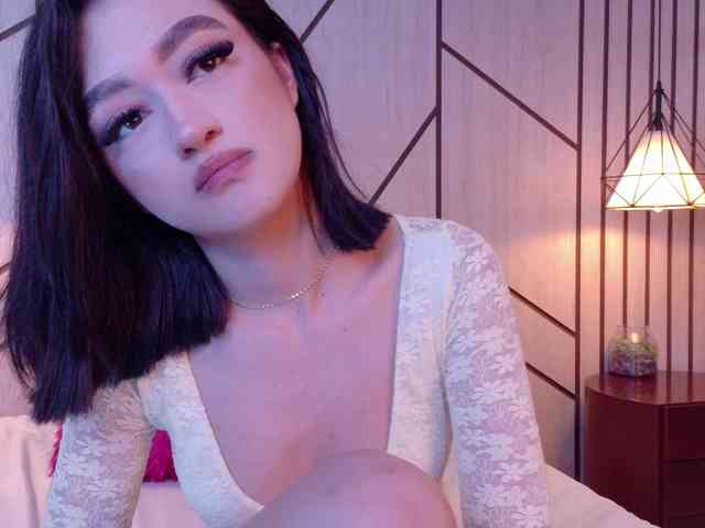 LeahSaenz Live Webcam on BongaCams