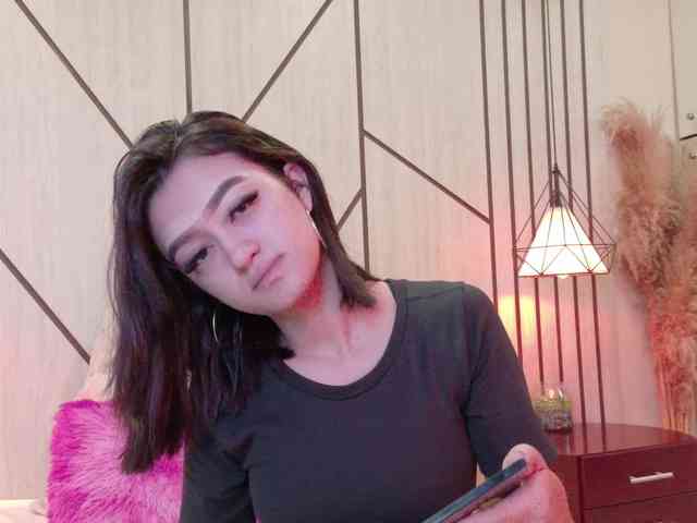 LeahSaenz webcam