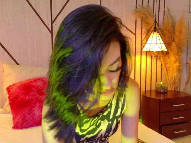 LeahSaenz webcam