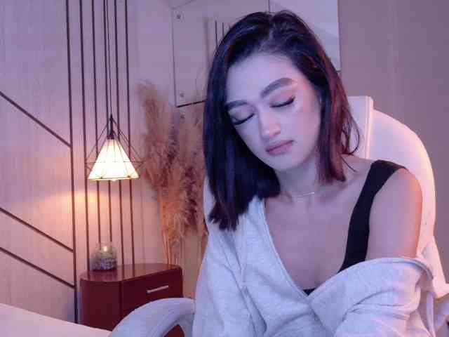 LeahSaenz Live Webcam on BongaCams