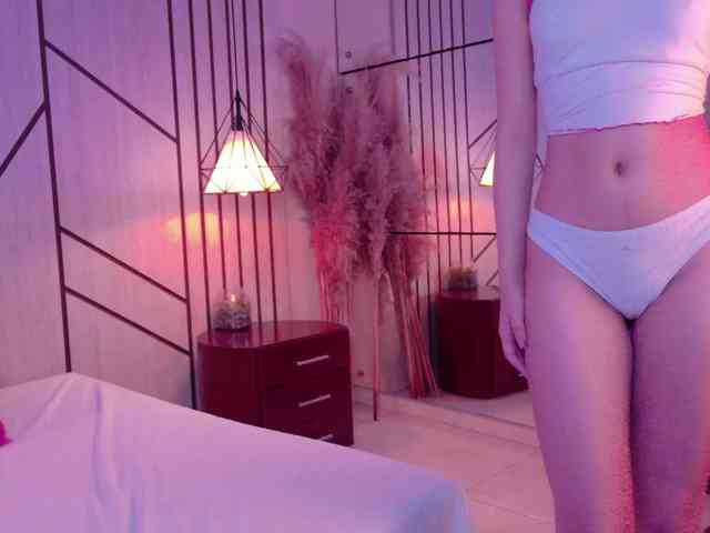 LeahSaenz webcam