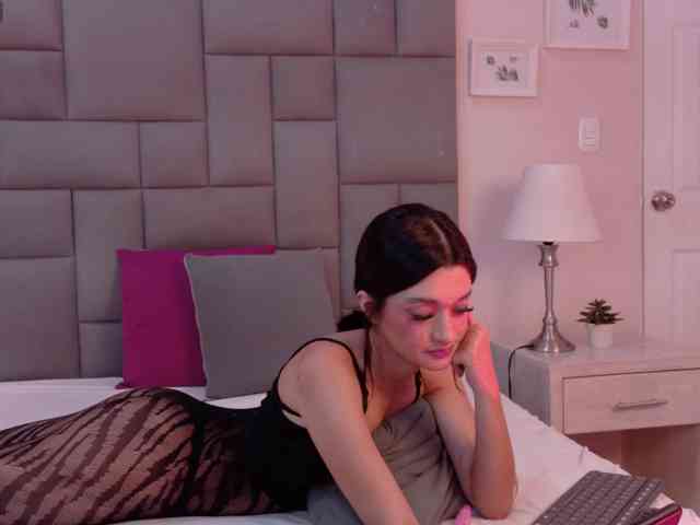 LeahSaenz webcam
