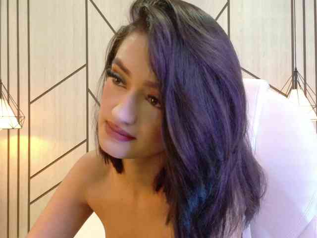 LeahSaenz webcam