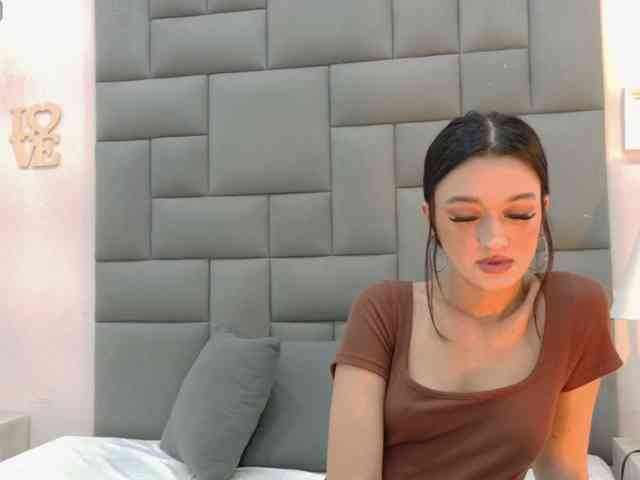 LeahSaenz webcam