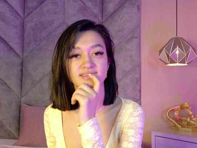 LeahSaenz webcam