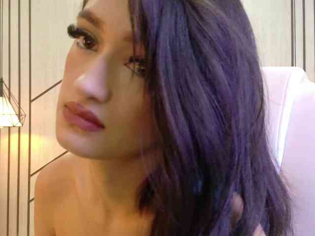LeahSaenz webcam