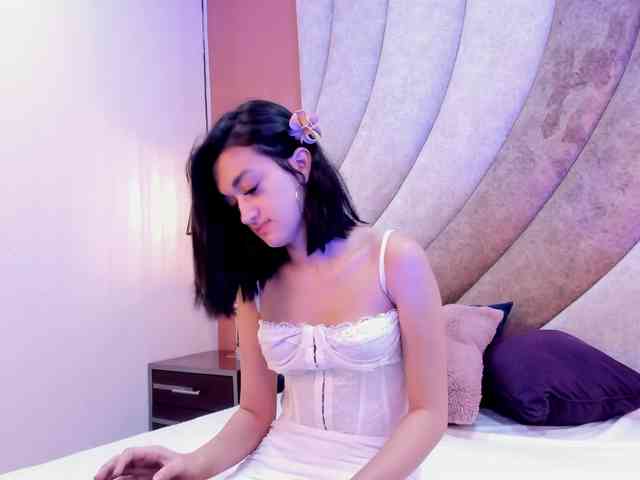 LeahSaenz webcam